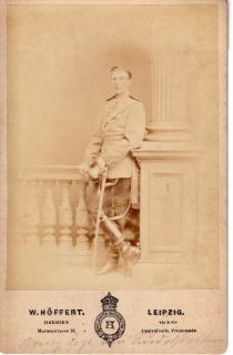 Trägerfoto Fürst Günter Victor als Offizier des mecklenburgischen Dragoner-Regiments Nr. 17, ca. 1871